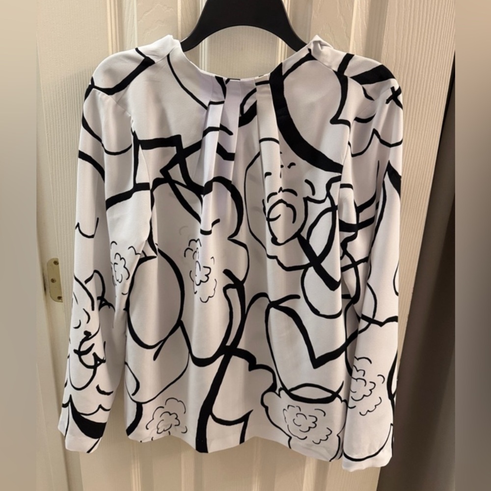 Alfani Black & White Abstract Floral Long-Sleeve Blouse